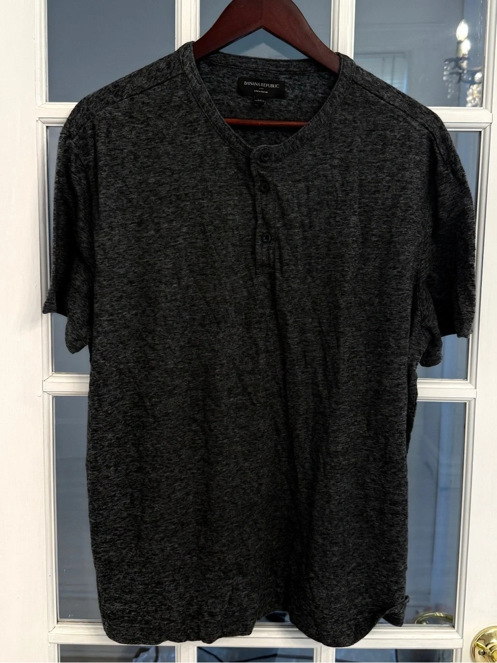 BANANA REPUBLIC Men's Charcoal Gray Linen Blend Short Sleeve Henley Shirt
